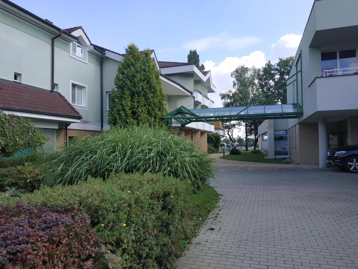 Apartmany Puerto Сенец Екстериор снимка