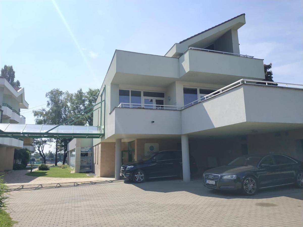 Apartmany Puerto Сенец Екстериор снимка